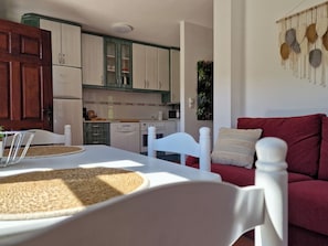 Deluxe Apartment, Mountain View | Living area