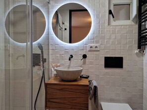 Appartement, 1 chambre, patio, vue montagne | Salle de bain