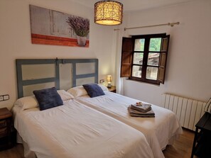 Panoramic Apartment, 2 Bedrooms, Mountain View | Blackout drapes, iron/ironing board, free WiFi - Apartamentos Nevandi (Pido)