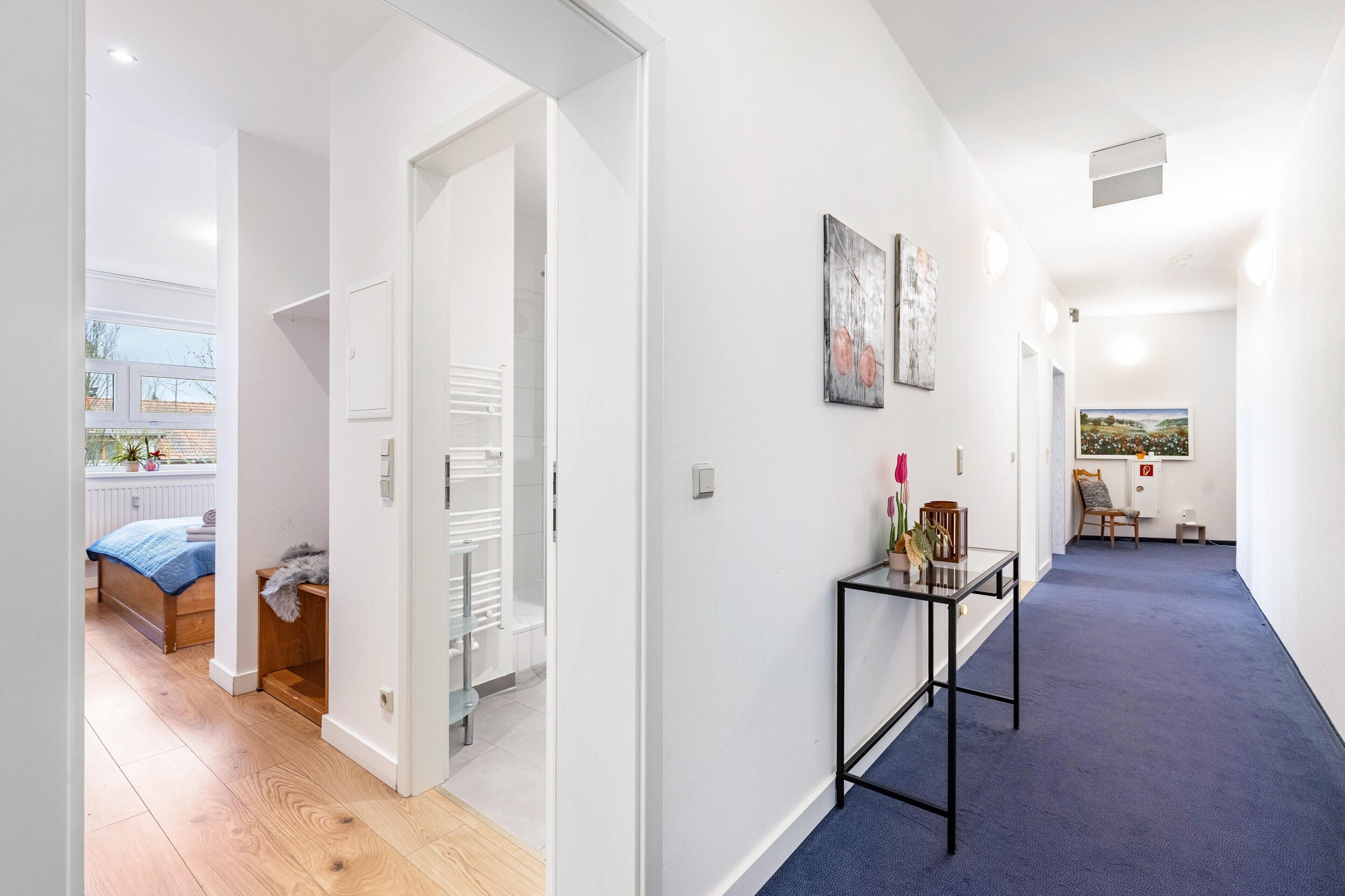 Iron/ironing board, WiFi, bed sheets, wheelchair access