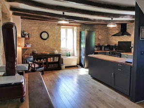 Interior - The Farmhouse (MEYRONNE)