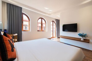 Desk, free WiFi - Sóng and Sun Phu Quoc Hotel (Phu Quoc)
