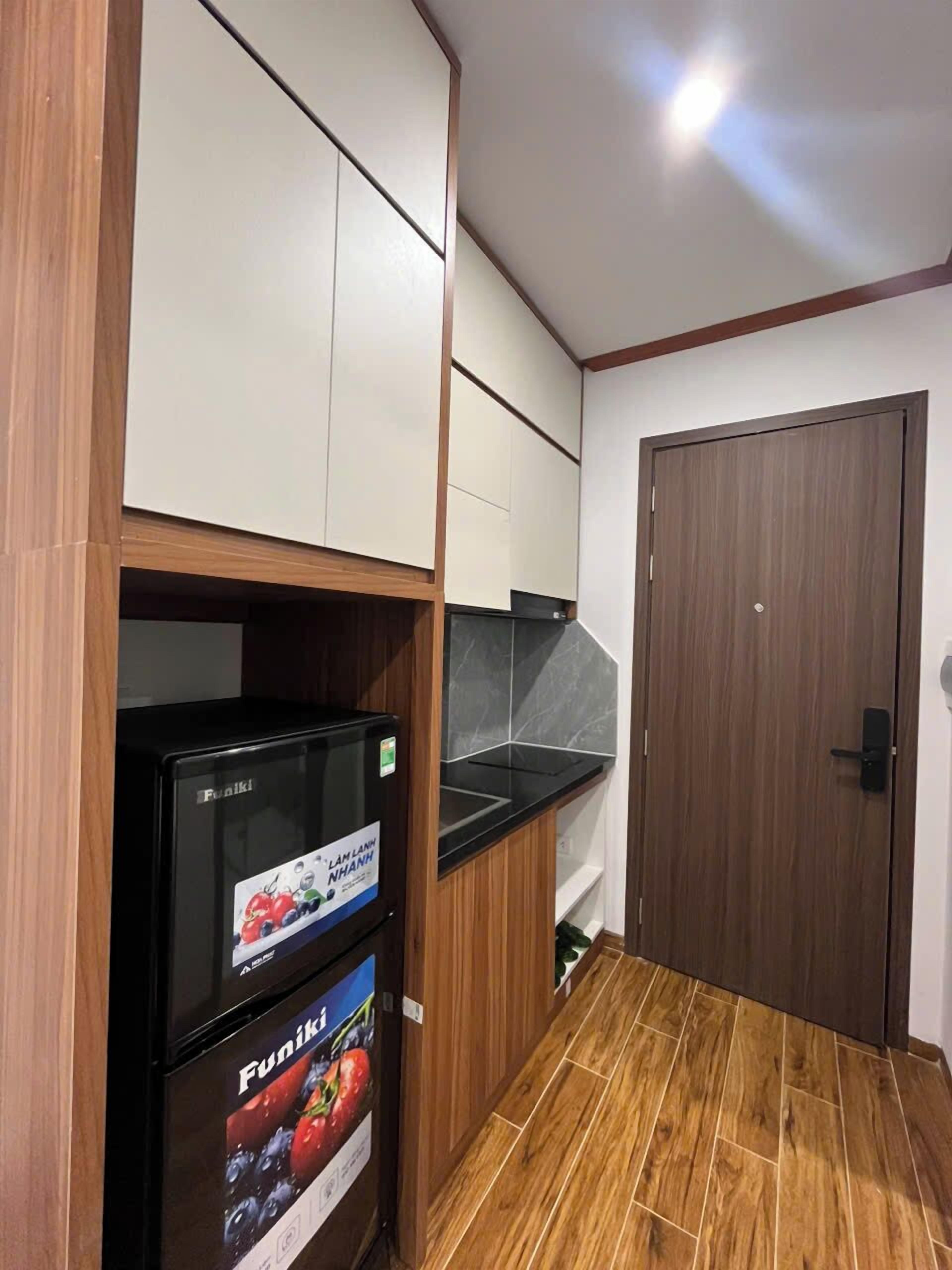 Refrigerador, microondas, cafetera/tetera, tetera/pava eléctrica