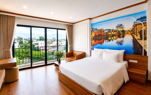 Azen Lakeside Apartment & Hotel