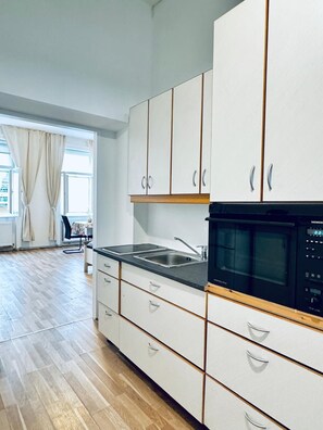 Basic Studio | Private kitchen - Modern Studio Close to Stadthalle (Vienna)