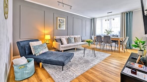 Appartement (5) | Woonruimte | Flatscreentelevisie