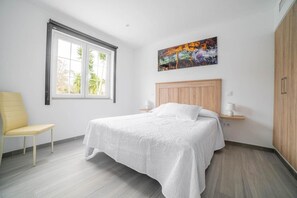 WiFi, bed sheets - Rural Apartment Río Pas 5 (Oruña)