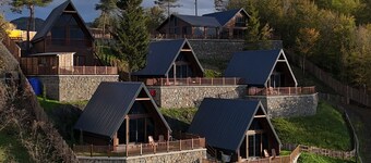 ÖTÜKEN DAĞ EVLERİ