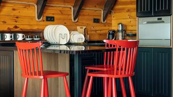 Panoramic Chalet, Kitchen, Mountain View | Private kitchen