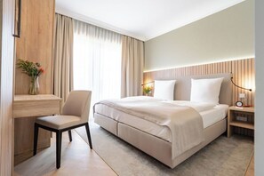 In-room safe, iron/ironing board, travel crib, free WiFi