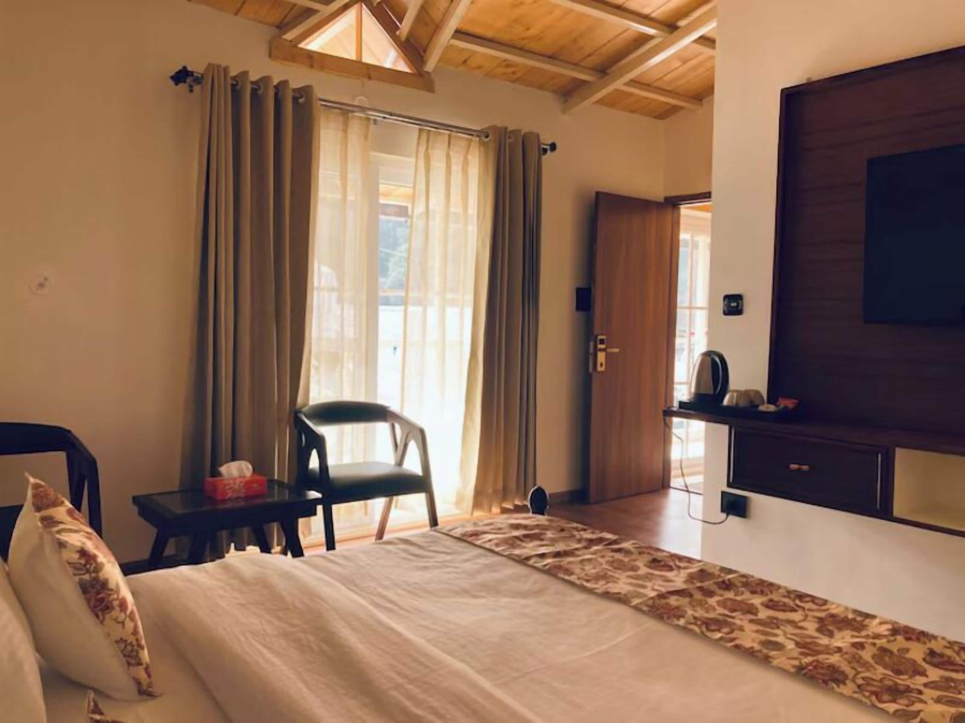 Naina Lodge Brown Room | 免費無線上網