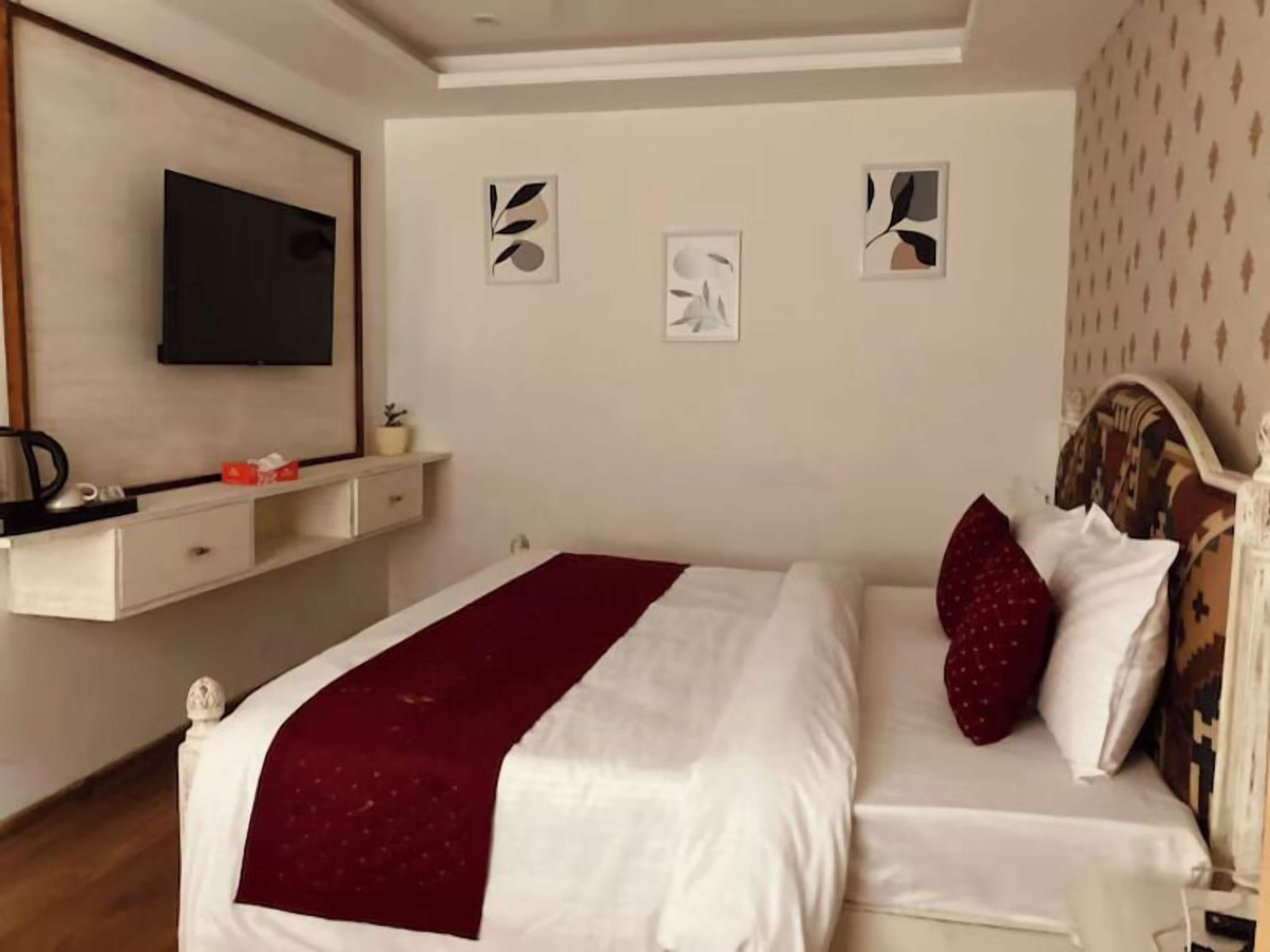 Naina Lodge Balcony Room Brown | Gratis Wi-Fi