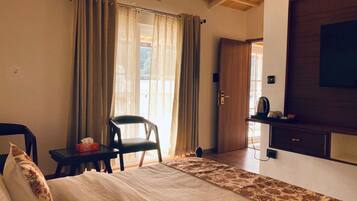 Naina Lodge Balcony Room Green | Individuell dekoriert, individuell eingerichtet, kostenloses WLAN