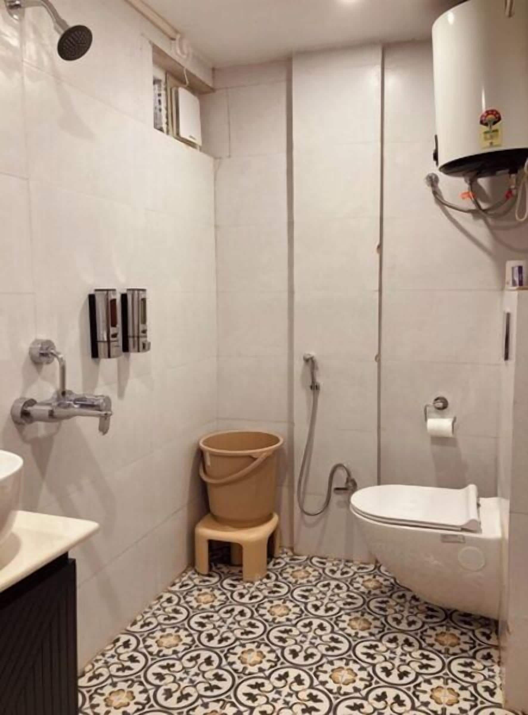 Naina Lodge Balcony Room Green | 免費無線上網