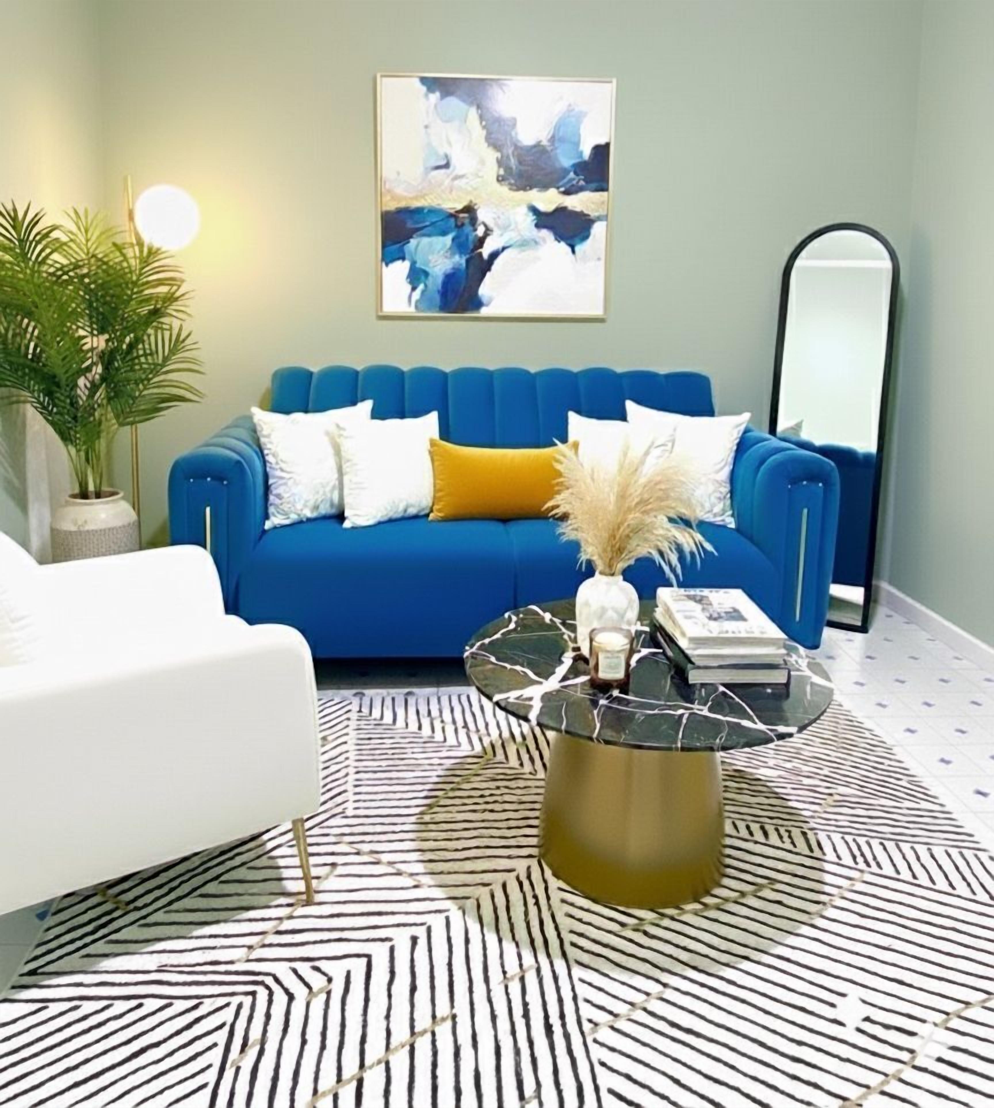 Deluxe appartement | Woonruimte | Een 32-inch smart-tv met digitale zenders