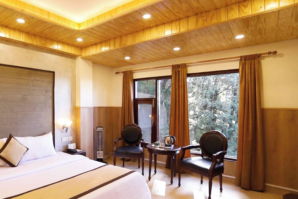 Deluxe Room | Rollaway beds (surcharge), WiFi (free), bed sheets