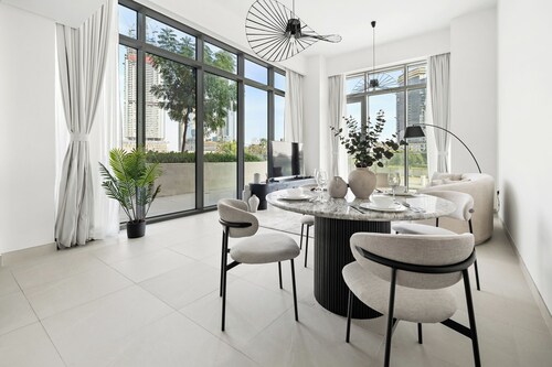 2BR plus M Pet-Friendly Prime Amenities