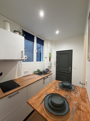 Private kitchen - Cozy studio in Paris perfect for your city getaway (Paris)