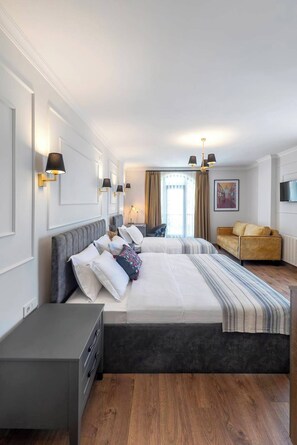 Family Room | In-room safe, iron/ironing board, free WiFi