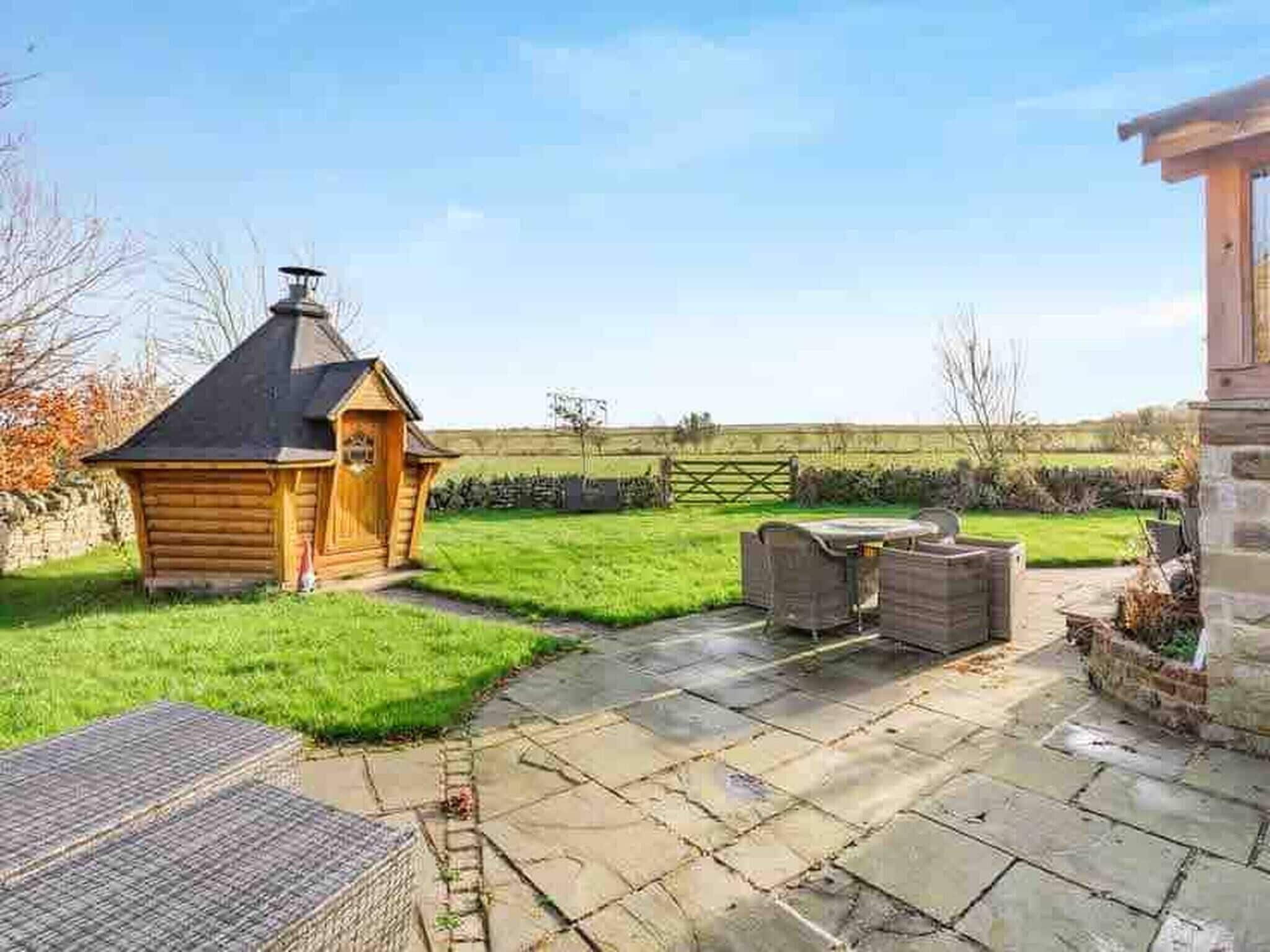 House, 5 Bedrooms, Balcony, Garden View | Outdoor dining