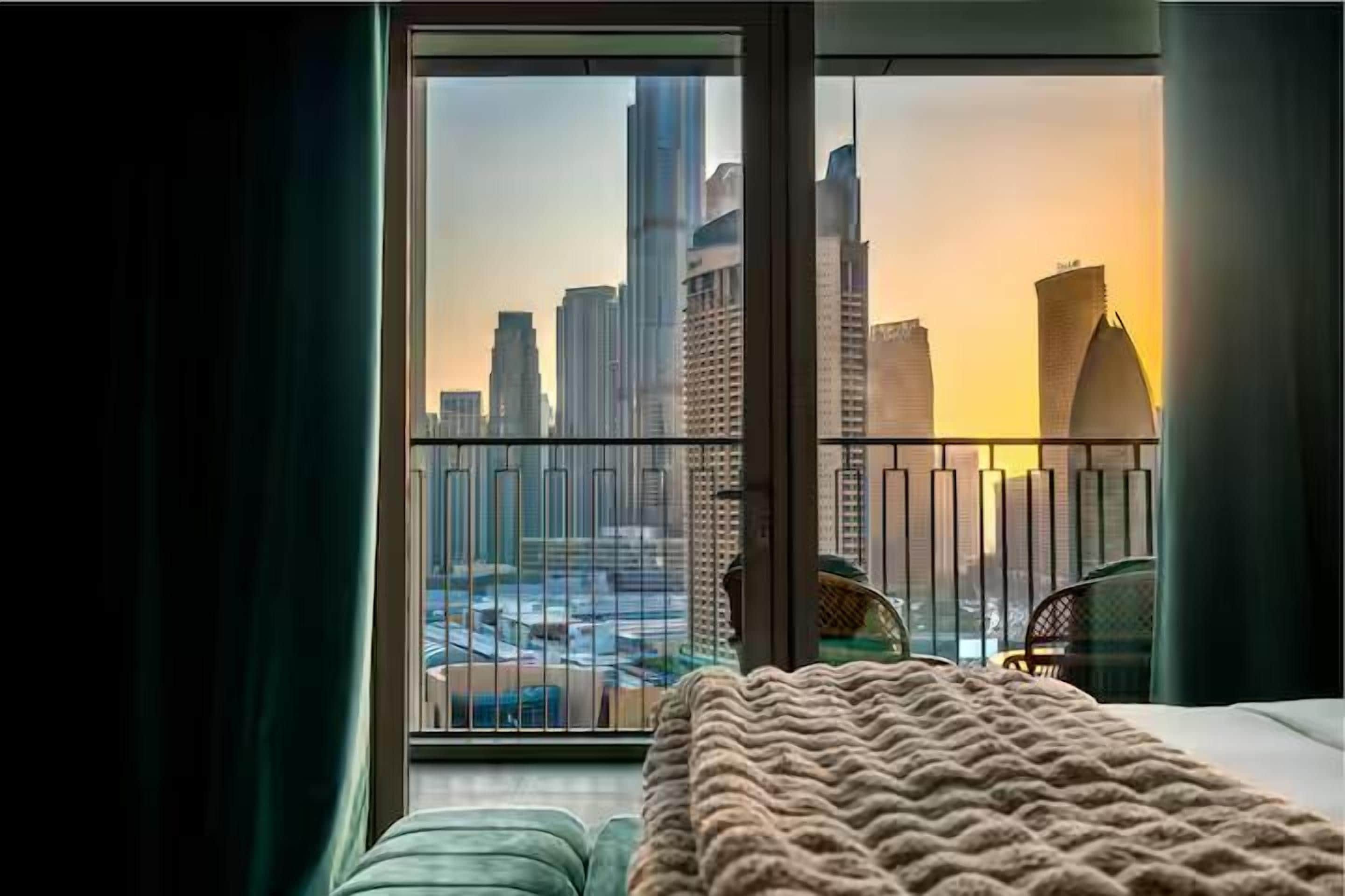 Luxury Apartment, Balcony, City View