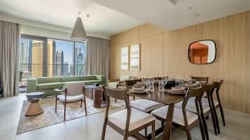 Luxury Apartment, Balcony, City View | In-room dining