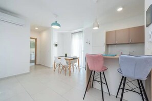 Dining - Villa Isola apartments 4 (Novalja)