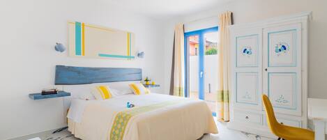 WiFi, bed sheets, wheelchair access