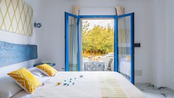 WiFi, bed sheets, wheelchair access