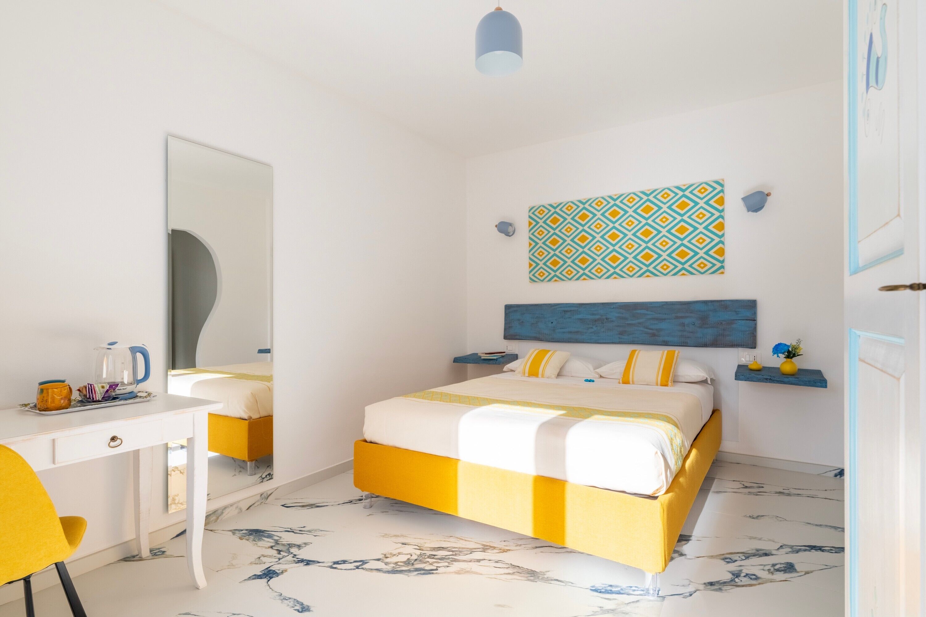 WiFi, bed sheets, wheelchair access