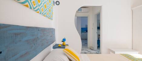 WiFi, bed sheets, wheelchair access