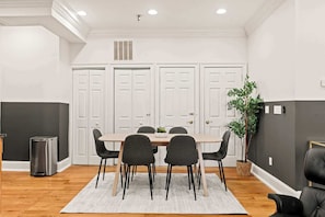 Dining - Luxury 4BD Home Sleeps 10 | by Independence Hall (Philadelphia)