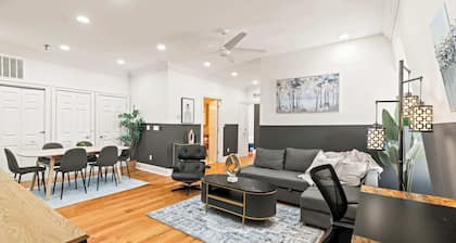 Luxury 4BD Home Sleeps 10 | by Independence Hall