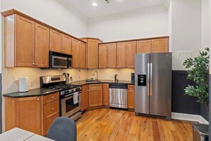 Private kitchen - Stylish 3BD Apt in the Heart of Old City (Philadelphia)