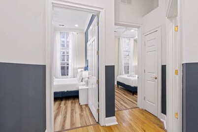 Bright 3BD Apt Near Franklin Sq Old City Sleeps 8