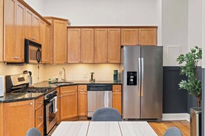 Private kitchen - Stylish 3BD Apt in the Heart of Old City (Philadelphia)