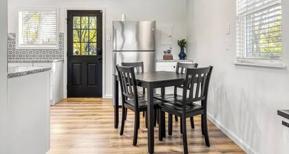 Cozy 3 Bedroom/ Family Comfort & Convenient Location