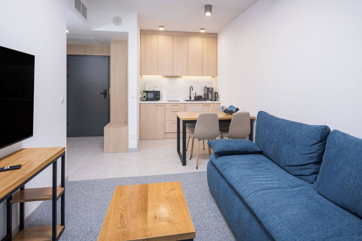 Appartement (232) | Woonruimte | Flatscreentelevisie