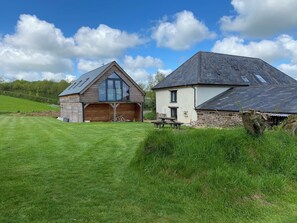 Exterior - Exclusive Couples retreat surrounded by beautiful North Devon countryside. (Burrington)