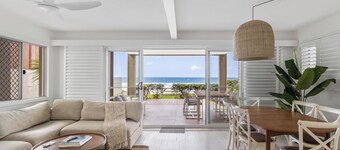 Thirty-Nine Albatross (Apartment 3)