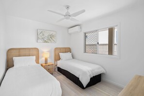 Apartment, Beach View - Thirty-Nine Albatross (Apartment 3) (Mermaid Beach)