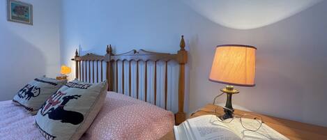 Desk, iron/ironing board, free WiFi, bed sheets