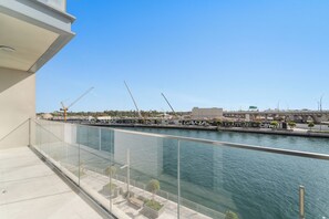 Terrace/patio - 2BR M Canal Front with Full Water Views (Dubai)