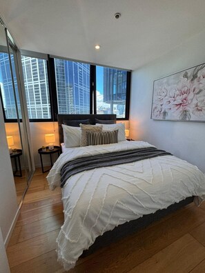 WiFi, bed sheets - Sweet Home-Style Comfort 2B2B Apartment in Central (Melbourne)
