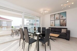 Dining - Sara Apartment (Novalja)
