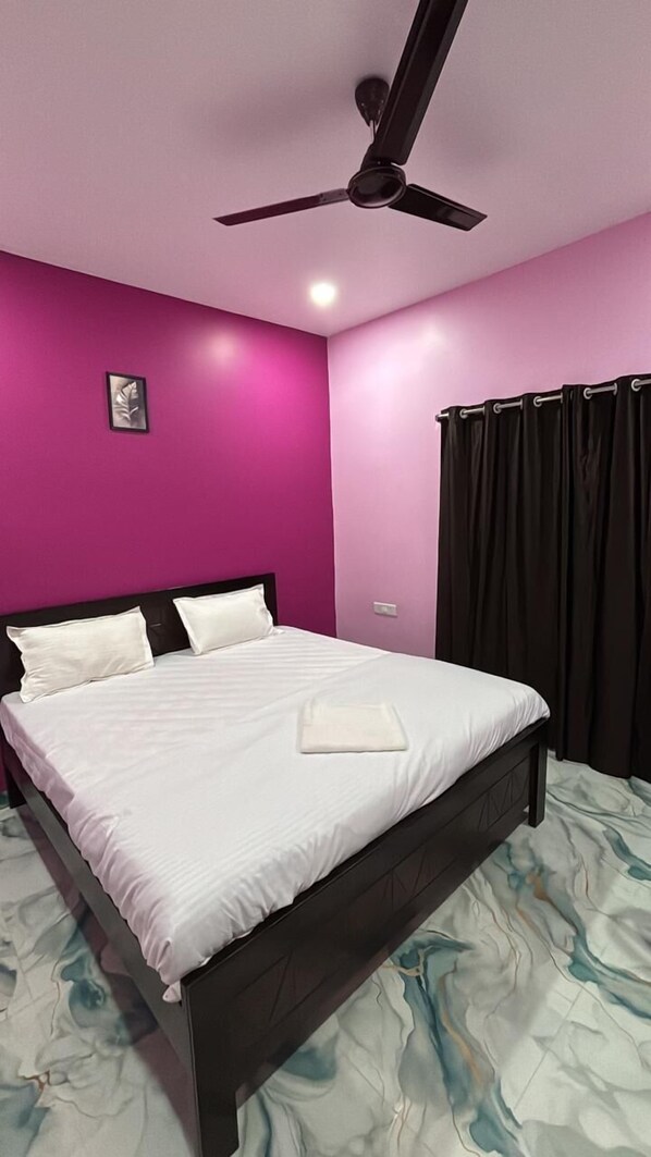 Habitación Deluxe, vista a la ciudad | Wifi gratis