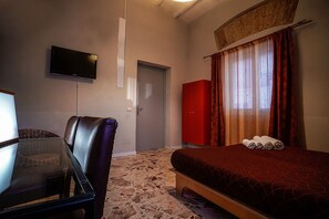 Iron/ironing board, WiFi, bed sheets - An ancient Sicilian house with a sea-view terrace in the heart of the city. (Agrigento)