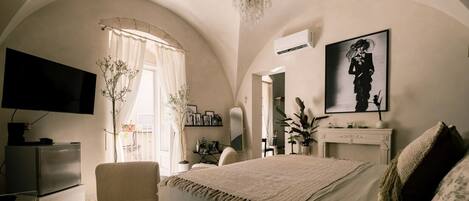 Schreibtisch, WLAN, Bettwäsche