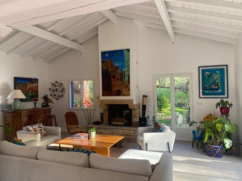 Villa basque de 4 cha. et 3 SdB (270m²) à 5' des plages dans un écrin de verdure