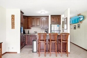 Condo (4 Bedrooms) | Private kitchen | Microwave, oven, dishwasher, coffee/tea maker - New! Kuilima Estates West 11/35 Free CAR KBM (Kahuku)